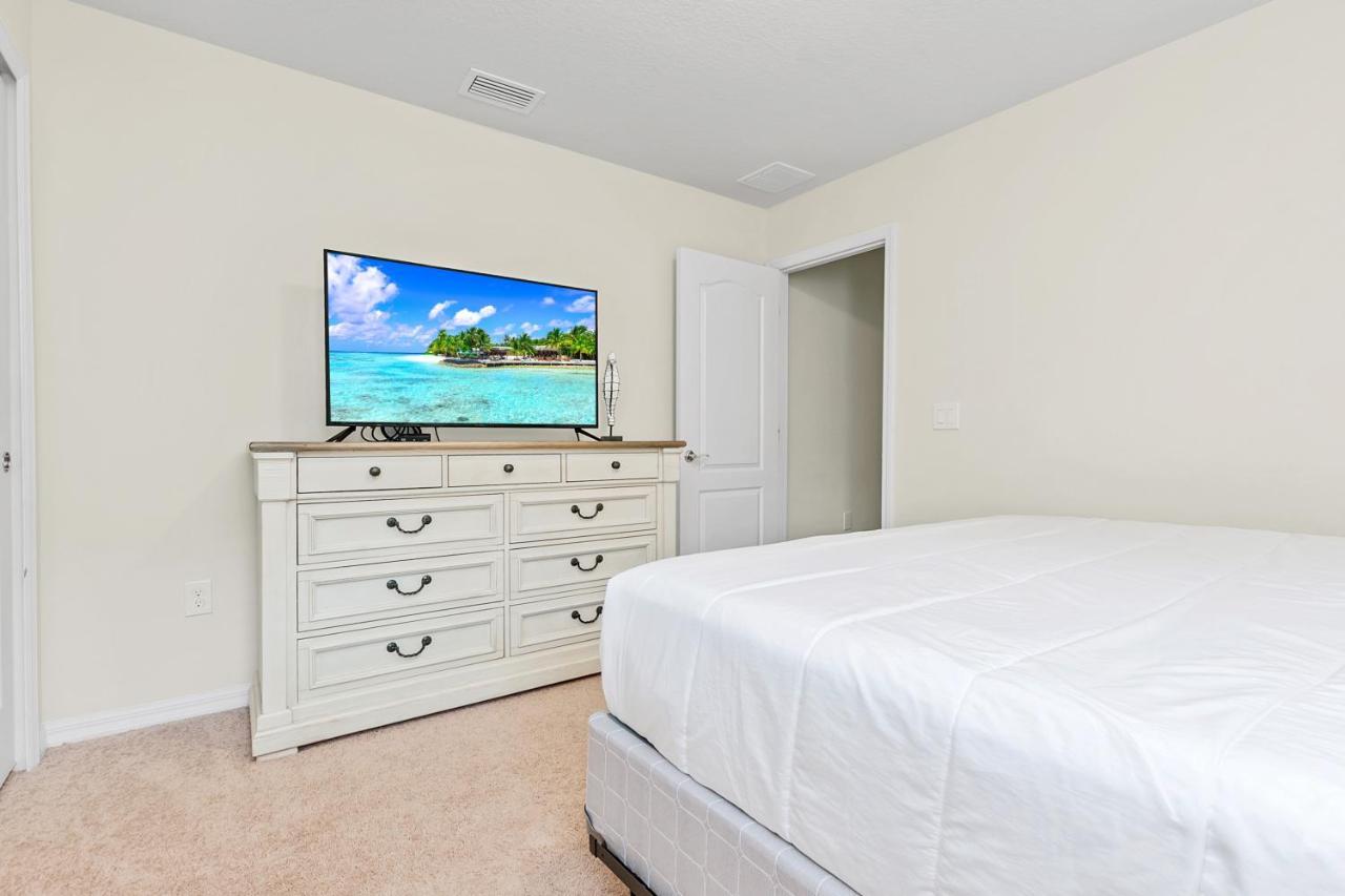 Modern Lakeview Wmovie Poolspa Holiday home