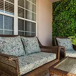 Lrg Condo W Scenic Patio Views - Next To Occc