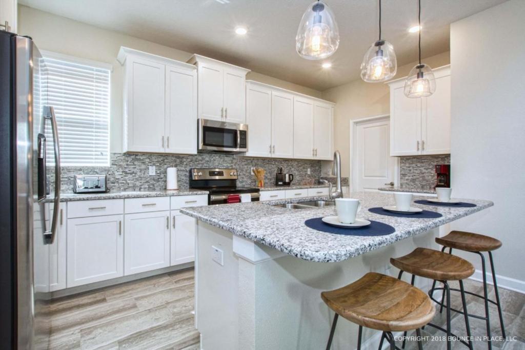Storey Lake- 5 Bedroom Pool Home- 1666st Orlando