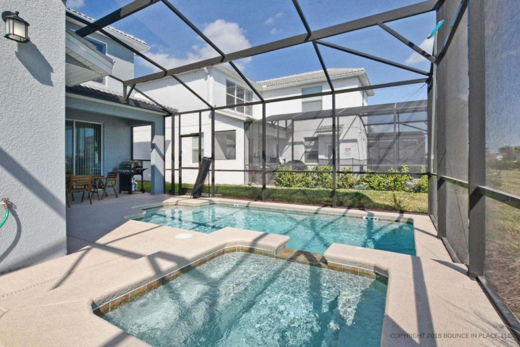 Holiday home Storey Lake- 5 Bedroom Pool Home- 1666st