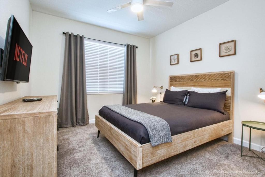 Holiday home Storey Lake- 5 Bedroom Pool Home- 1666st *