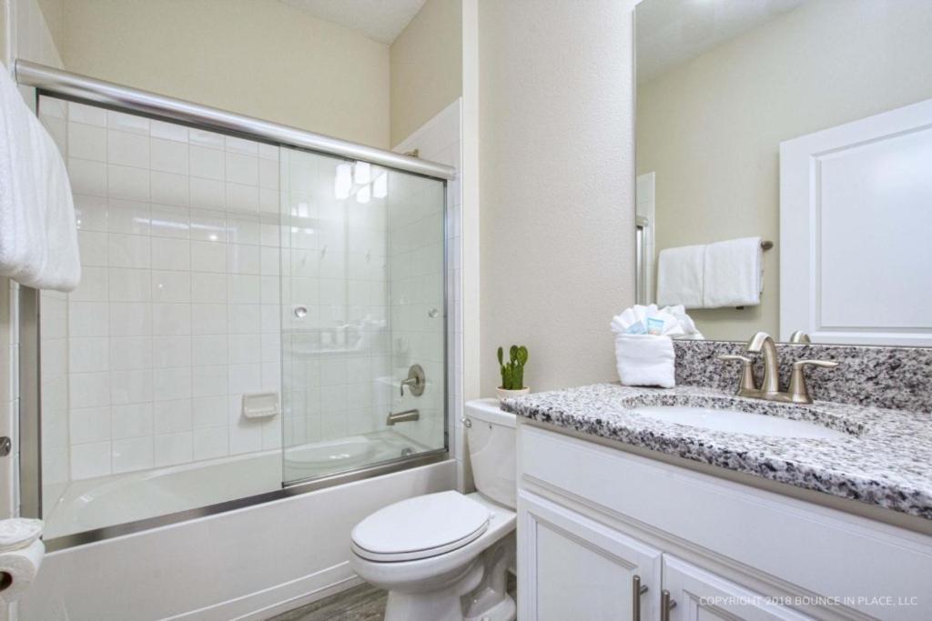 Storey Lake- 5 Bedroom Pool Home- 1666st *