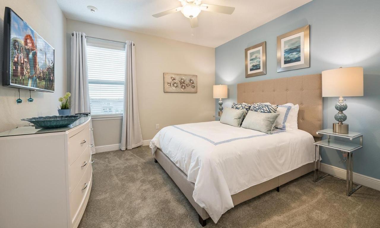 Holiday home Spacious 8 Bdrm With South Facing Pool In Encore Orlando