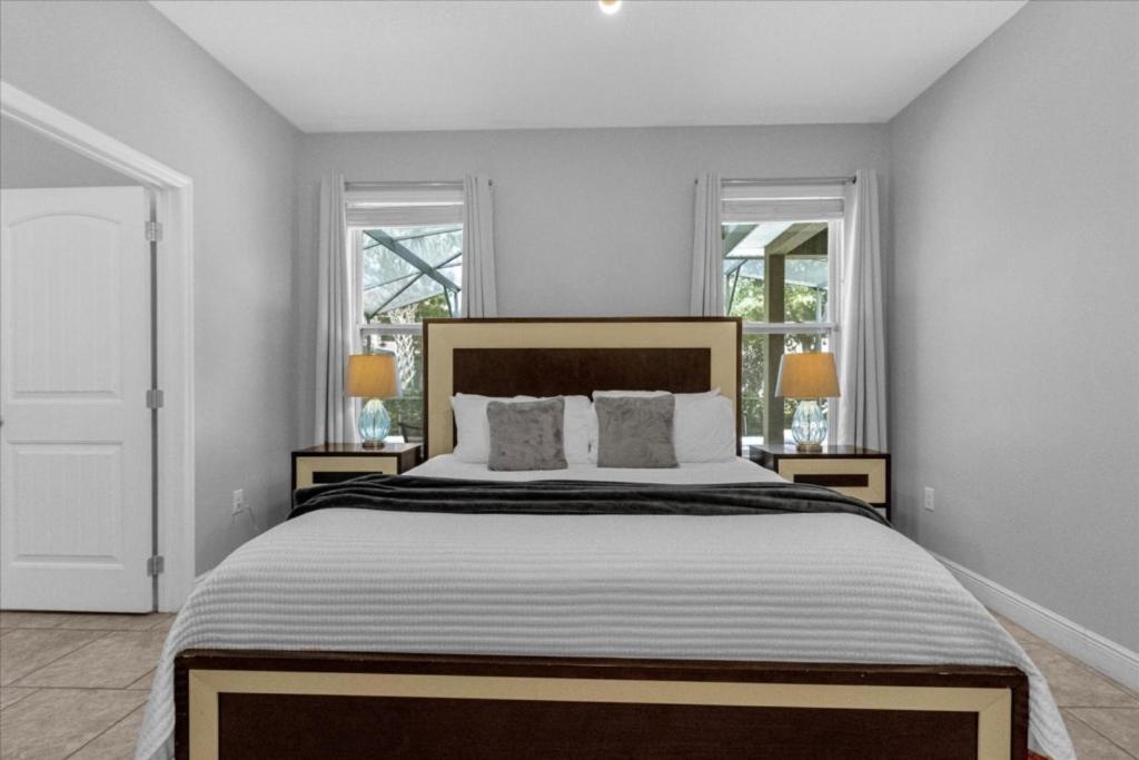 5 Bedrooms - 4 Bathrooms - Solterra 5357 Oa Holiday home