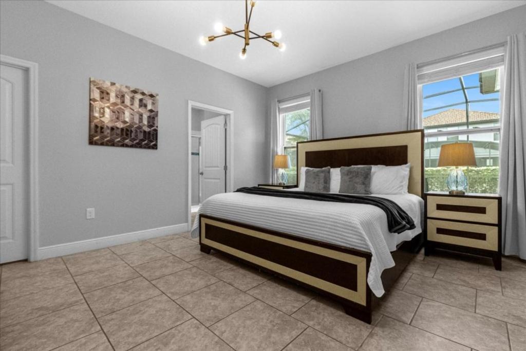 5 Bedrooms - 4 Bathrooms - Solterra 5357 Oa Orlando