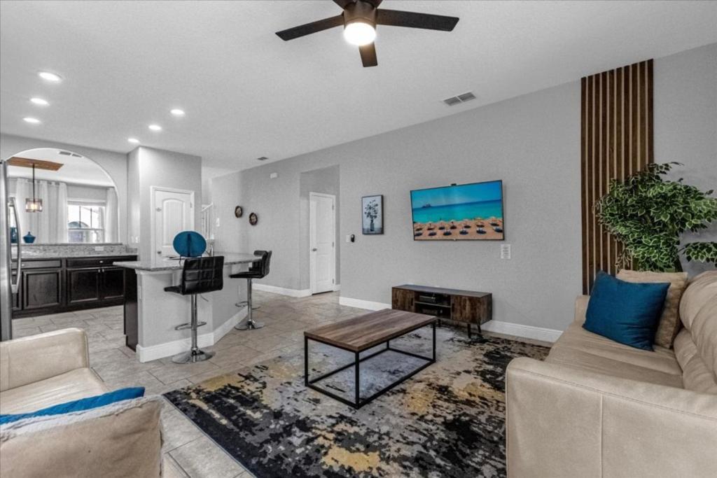 5 Bedrooms - 4 Bathrooms - Solterra 5357 Oa Orlando