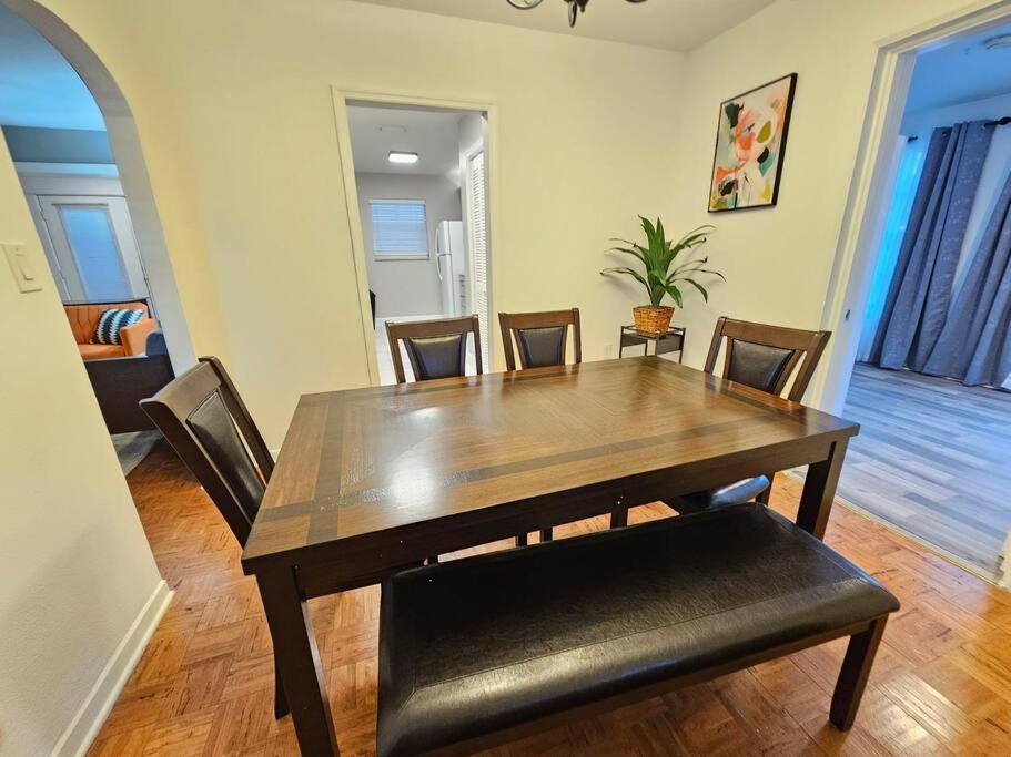 Foodie Lovers Walkable Mills50 - Sleeps 10 - Near Airport Casa de férias Orlando
