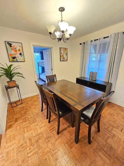 Foodie Lovers Walkable Mills50 - Sleeps 10 - Near Airport * Orlando