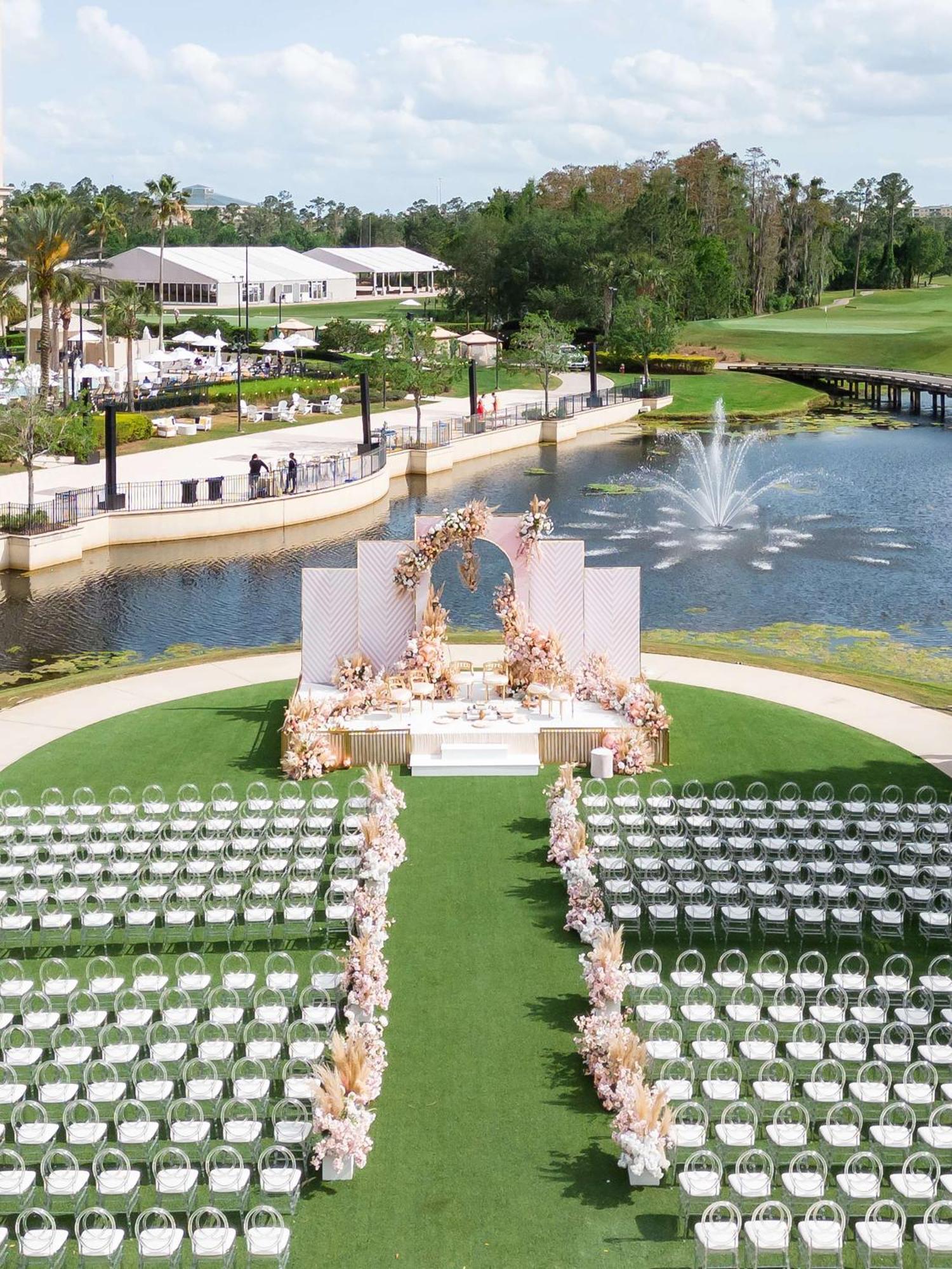 Resort Waldorf Astoria Orlando - An Official Walt World