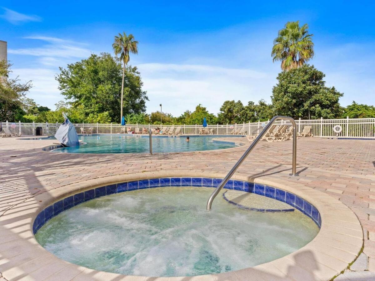 1802 Enclave-2-m Orlando